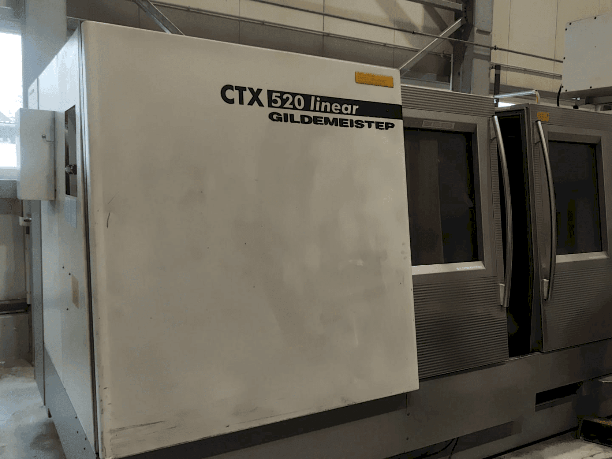 Frontansicht der Gildemeister CTX 520 linear  Maschine