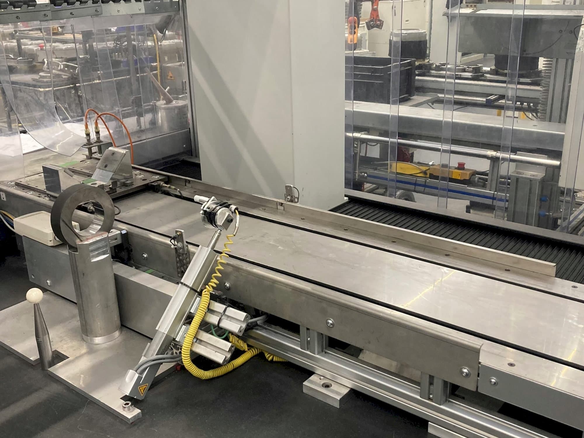 Frontansicht der Mora Primus 7107  Maschine