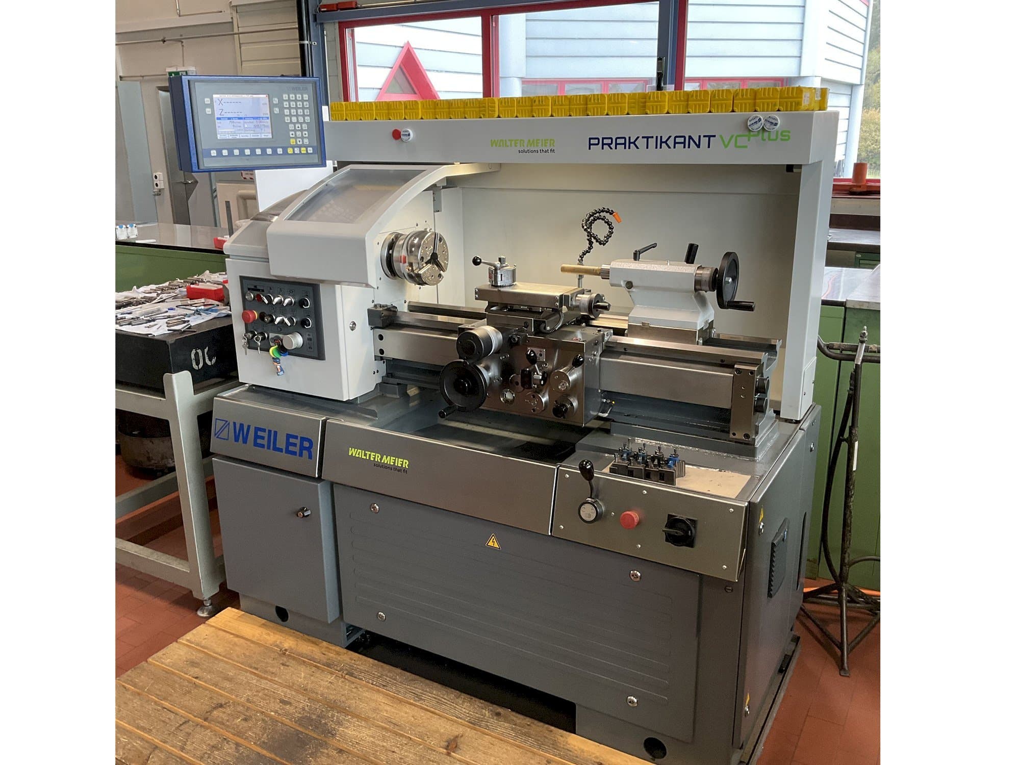 Frontansicht der Weiler Praktikant VCplus  Maschine