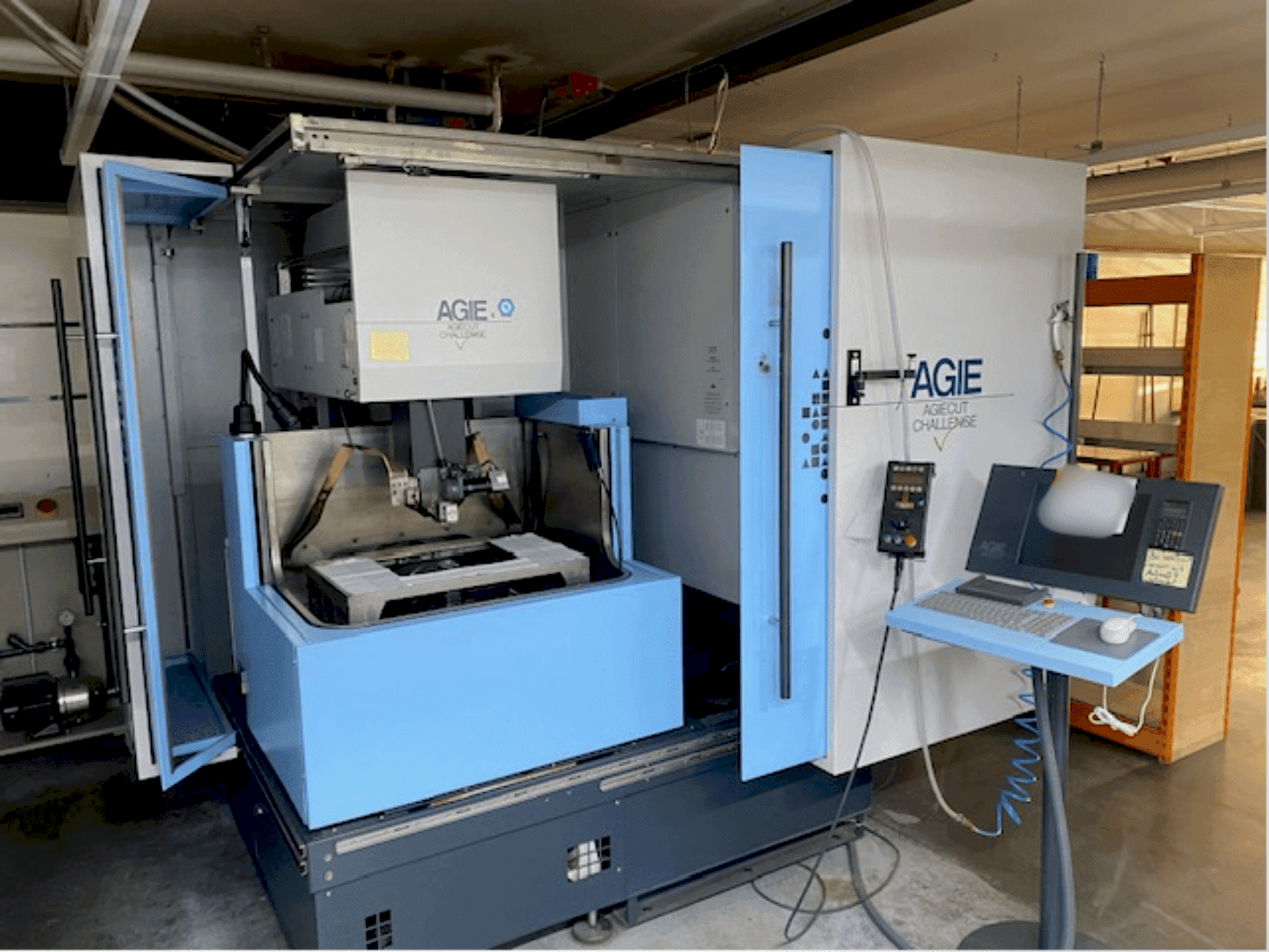 Frontansicht der AGIE Agiecut Challenge V2  Maschine