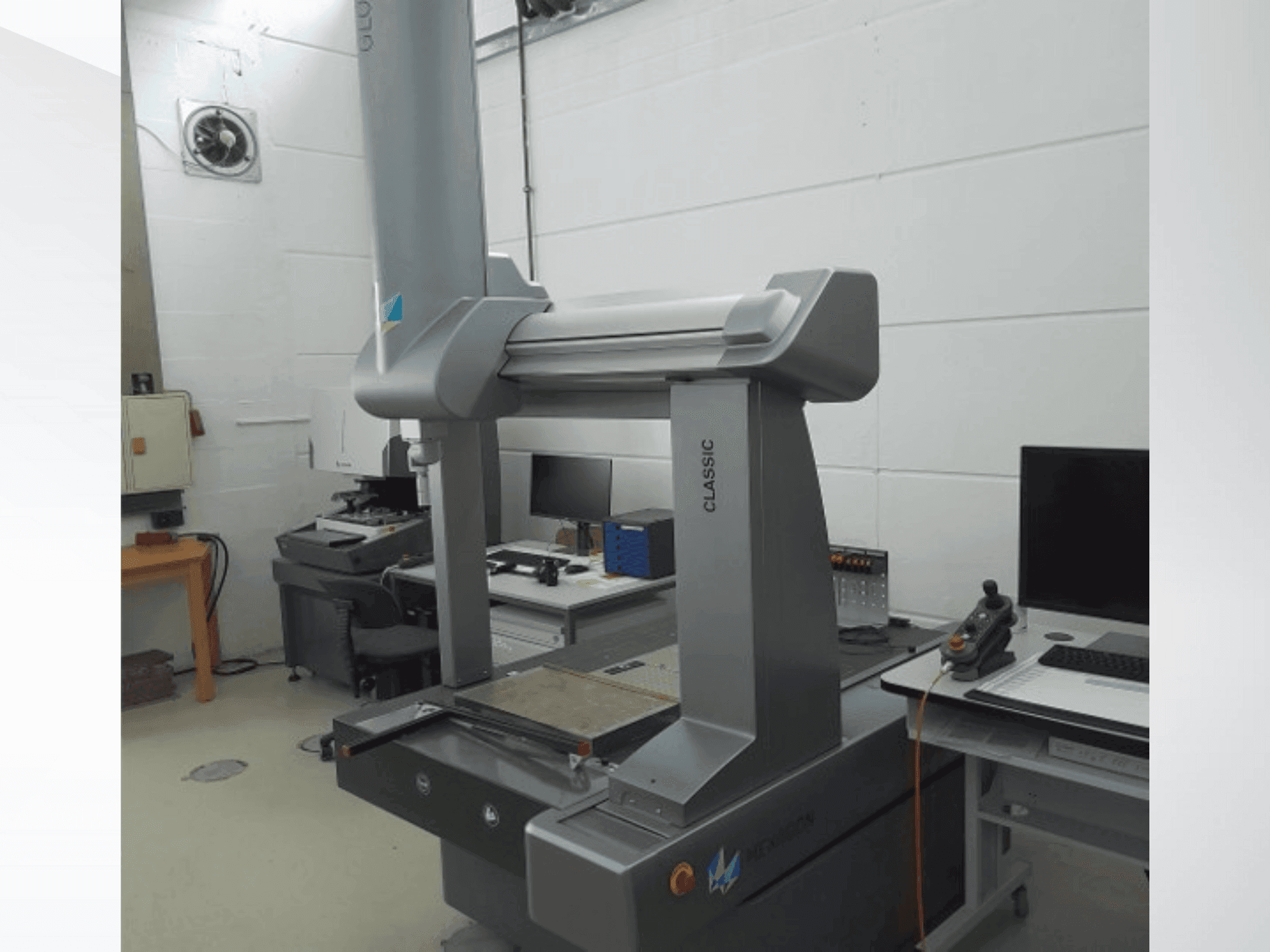 Frontansicht der Hexagon GLOBAL CLASSIC  Maschine