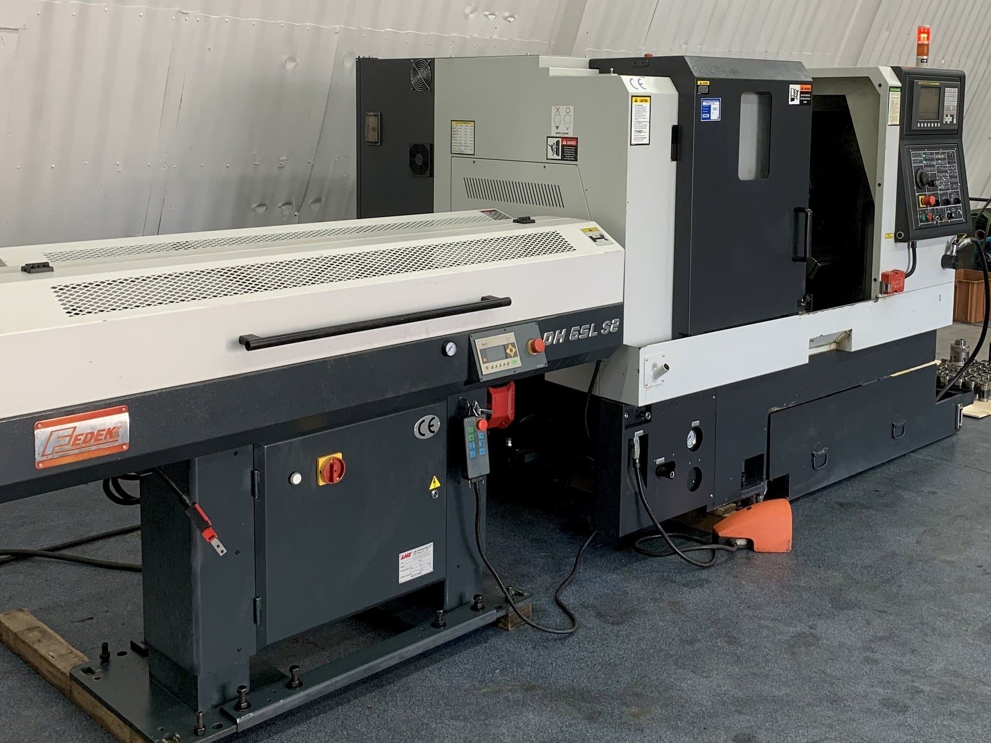 Frontansicht der Leadwell T-6  Maschine