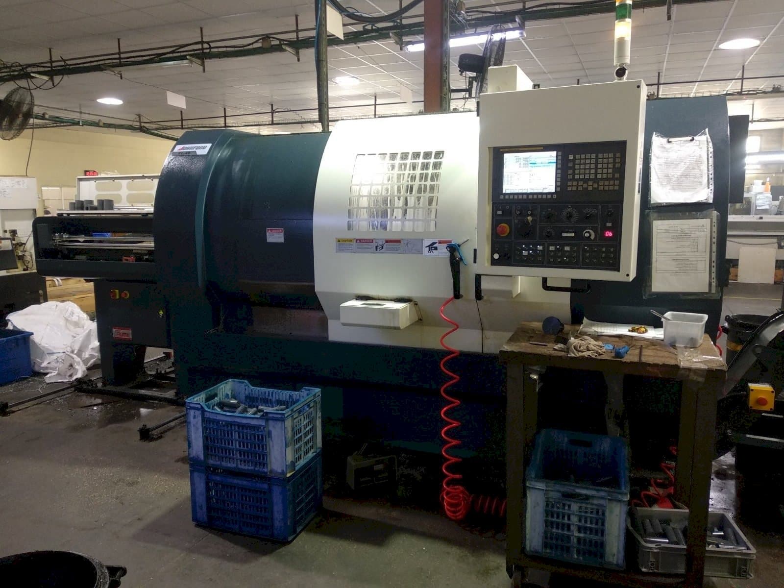 Frontansicht der Johnford SL-40  Maschine