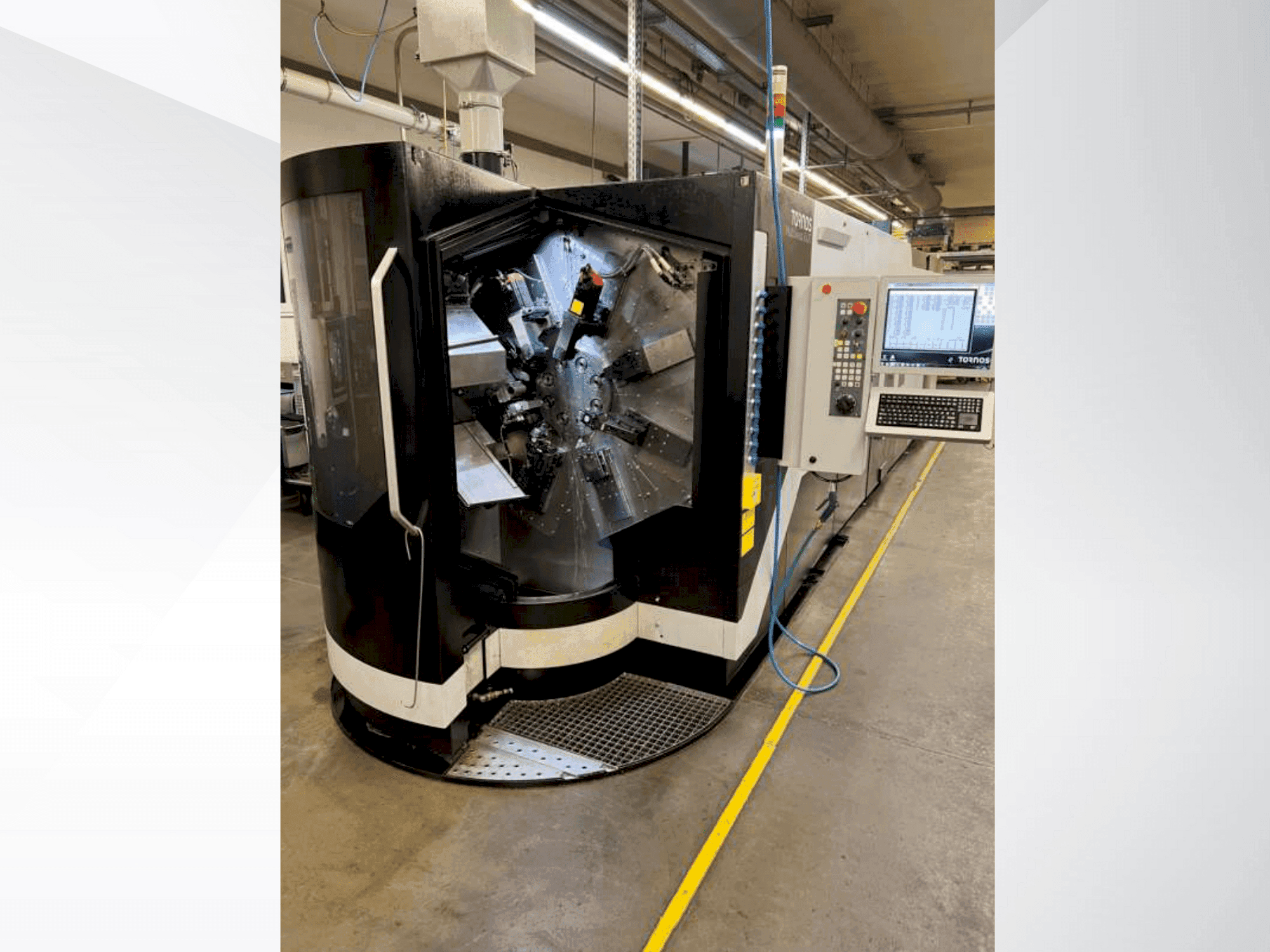 Frontansicht der Tornos MultiSwiss 8x26  Maschine