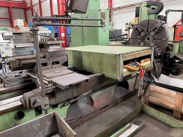 Frontansicht der TOS SU 100/8000  Maschine