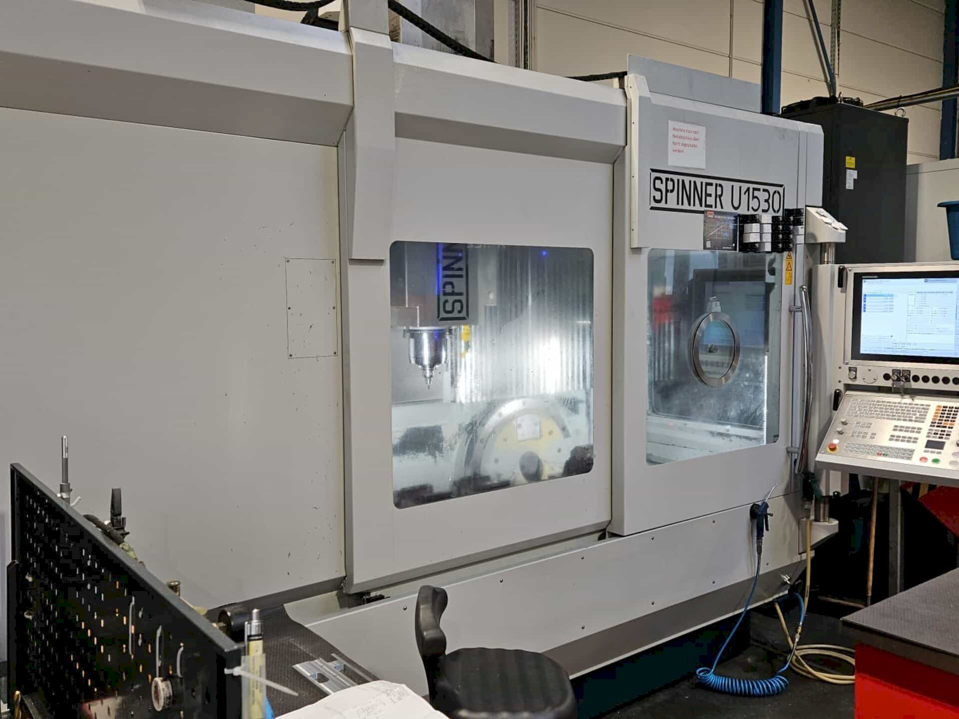 Frontansicht der SPINNER U 1530  Maschine