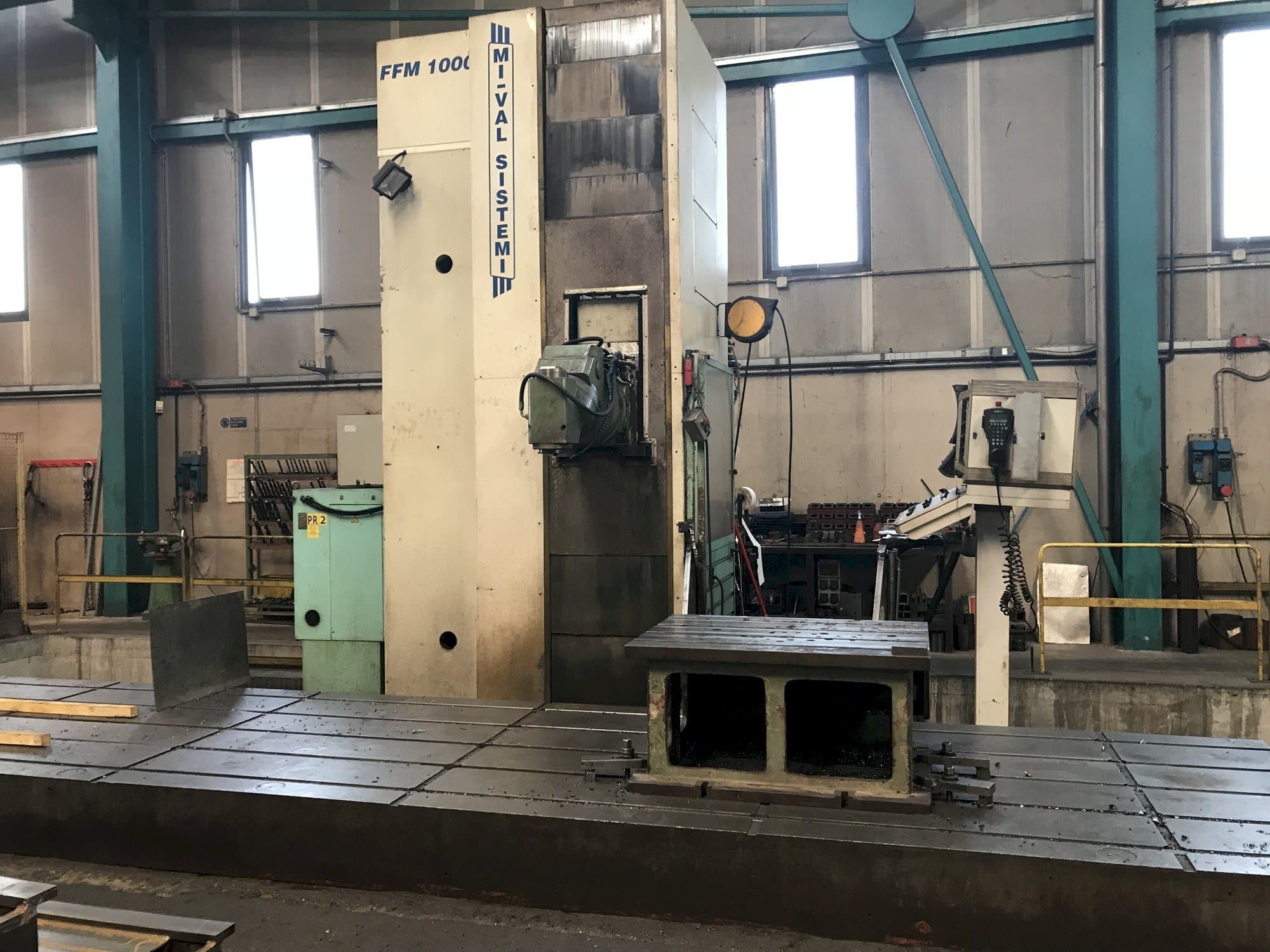 Frontansicht der MIVAL FFM 1000  Maschine