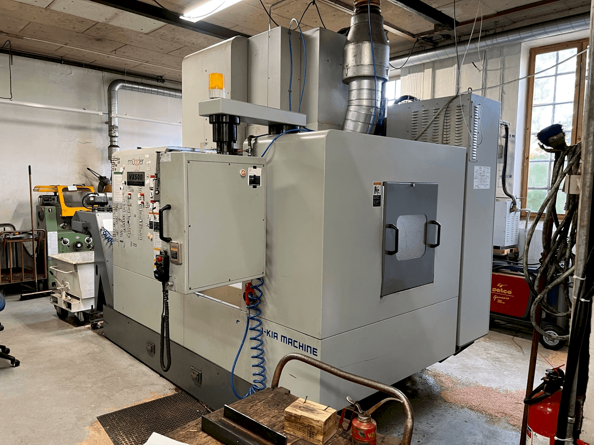 Frontansicht der HYUNDAI KIA VX500  Maschine