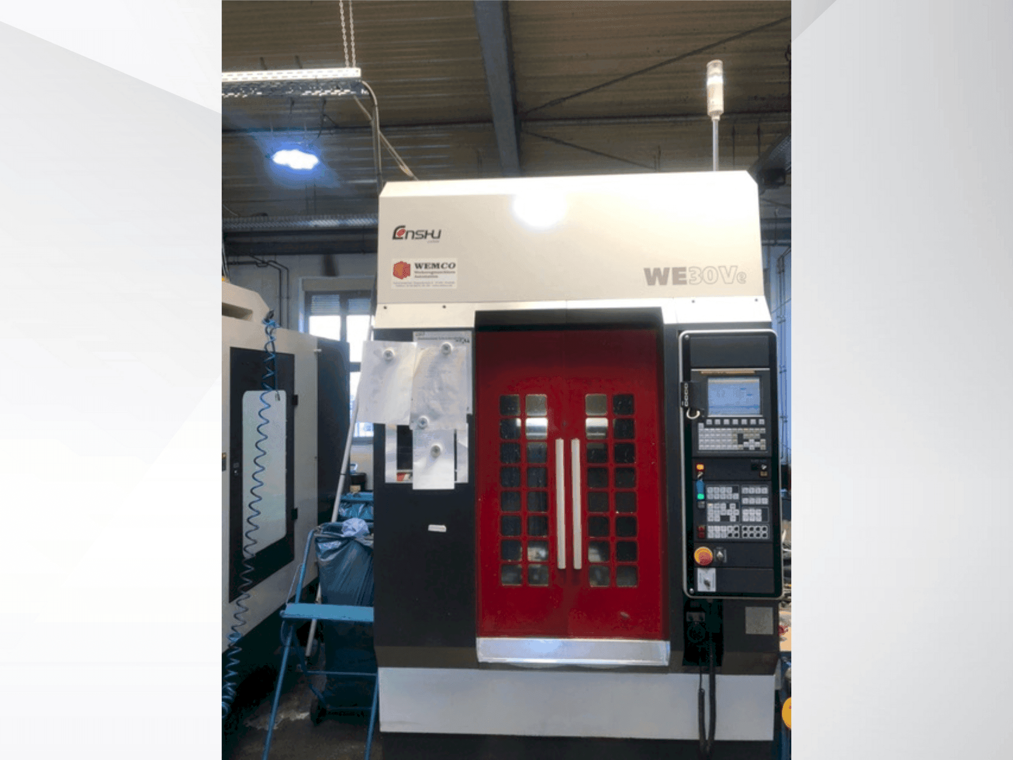 Frontansicht der Enshu WE30Ve  Maschine