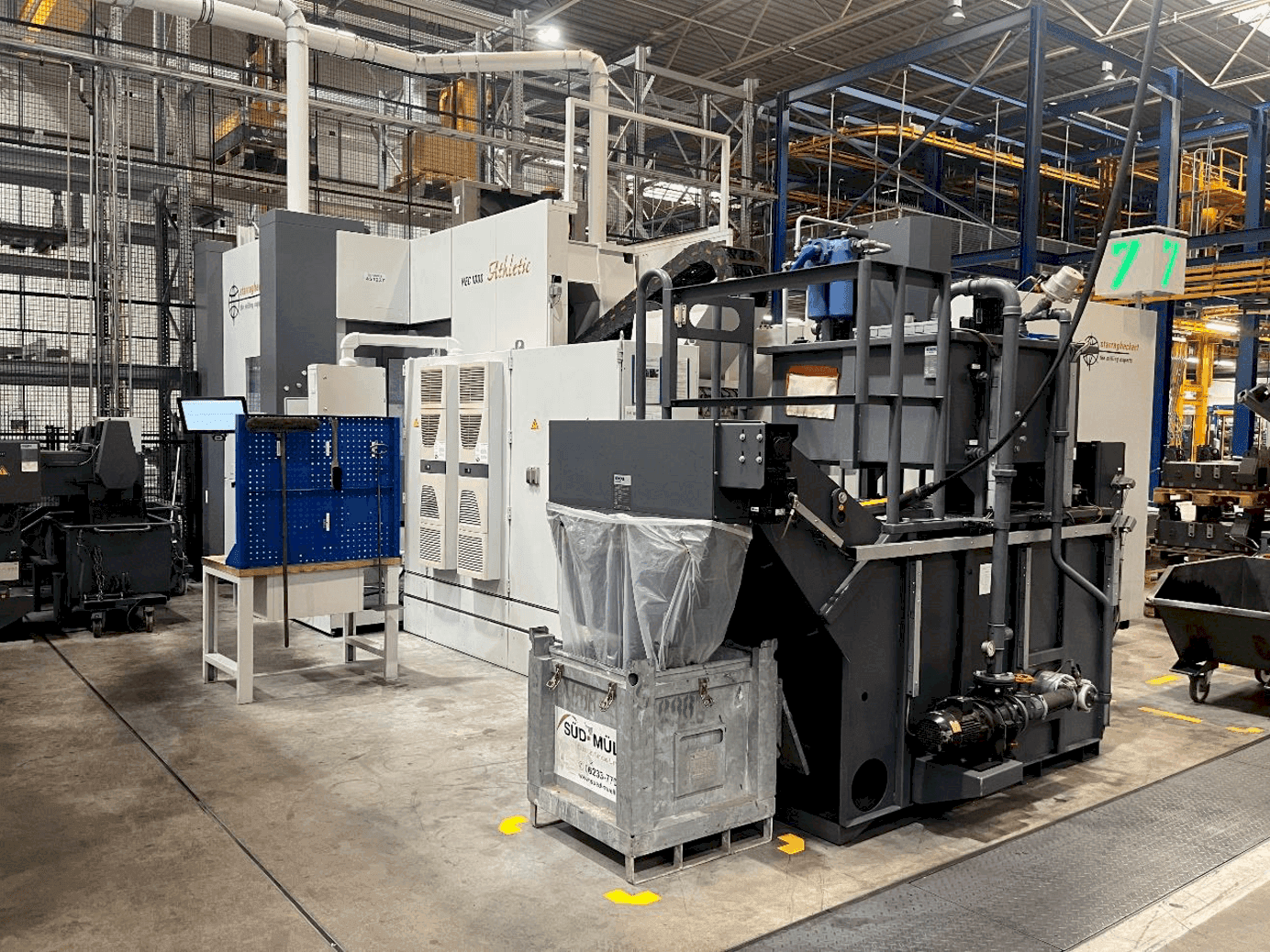 Rechte Seitenansicht der Heckert HEC 1000  Maschine