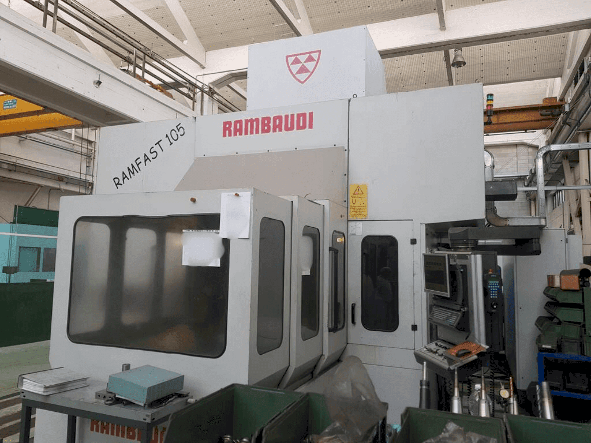 Frontansicht der Rambaudi RAMFAST RF105  Maschine