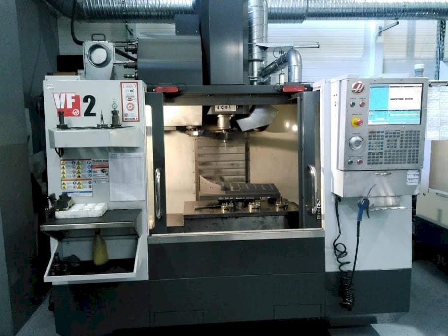 Frontansicht der HAAS VF2  Maschine