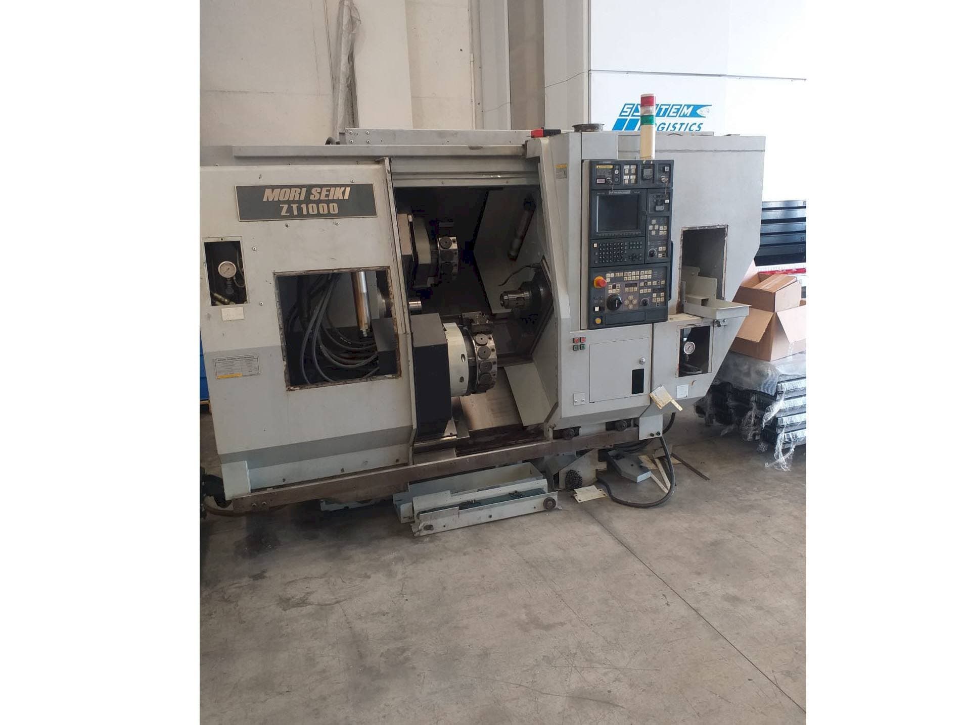 Frontansicht der MORI SEIKI ZT 1000  Maschine