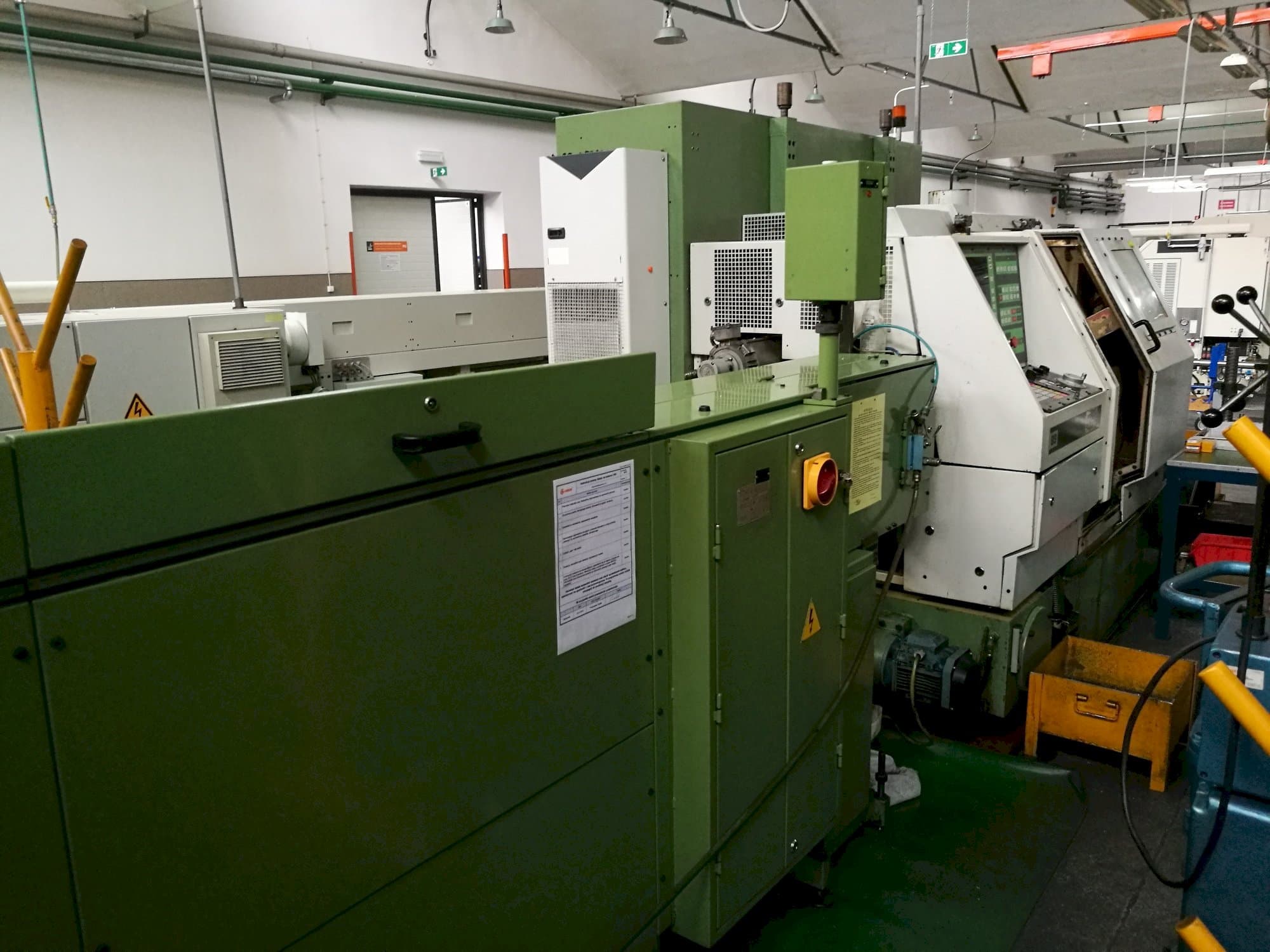 Frontansicht der TRAUB TNS 30/42 D  Maschine