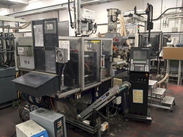 Frontansicht der Krauss Maffei 40-135 C2  Maschine