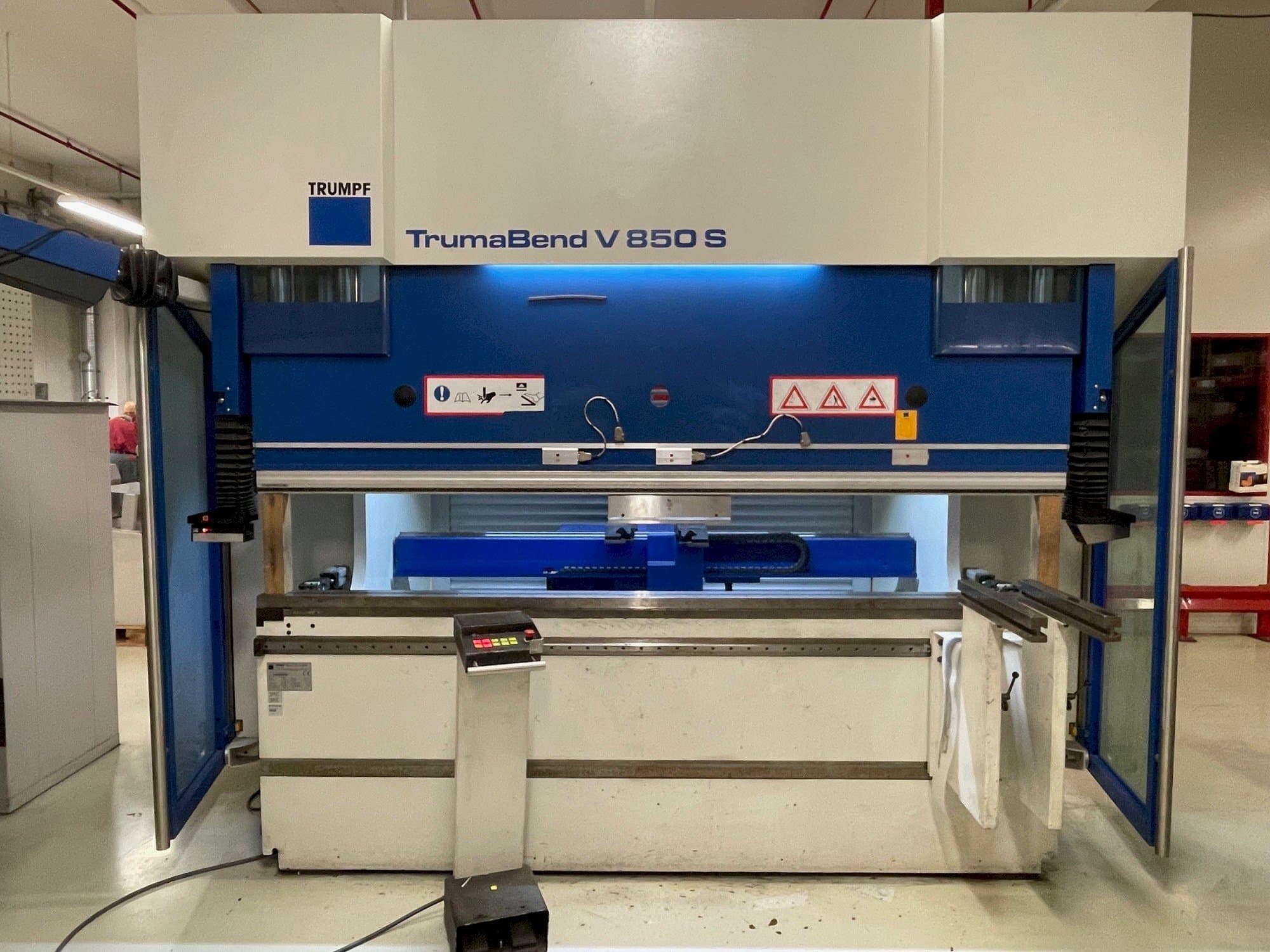 Frontansicht der TRUMPF TrumaBend V 850SX  Maschine