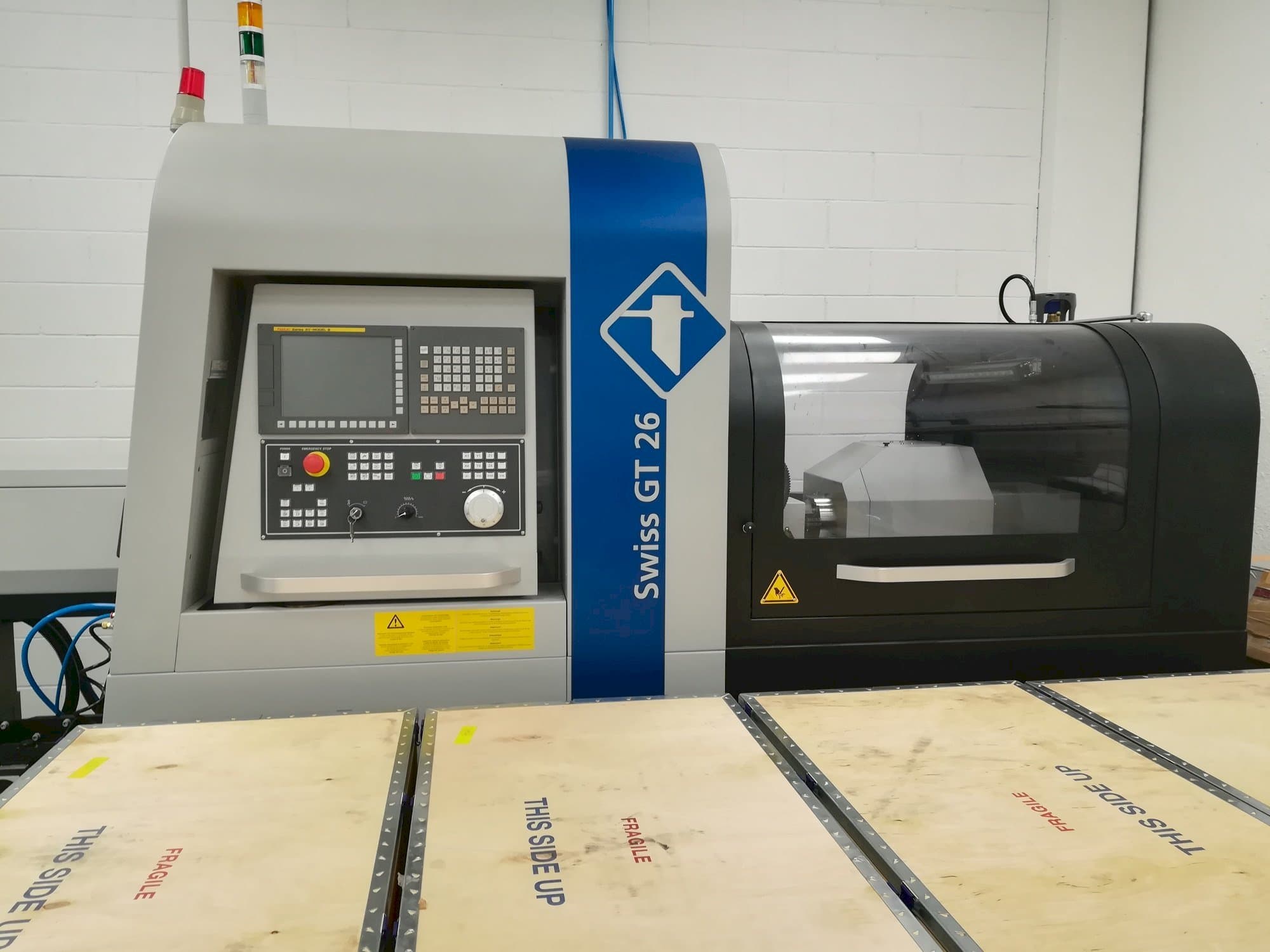 Frontansicht der Swiss GT 26  Maschine