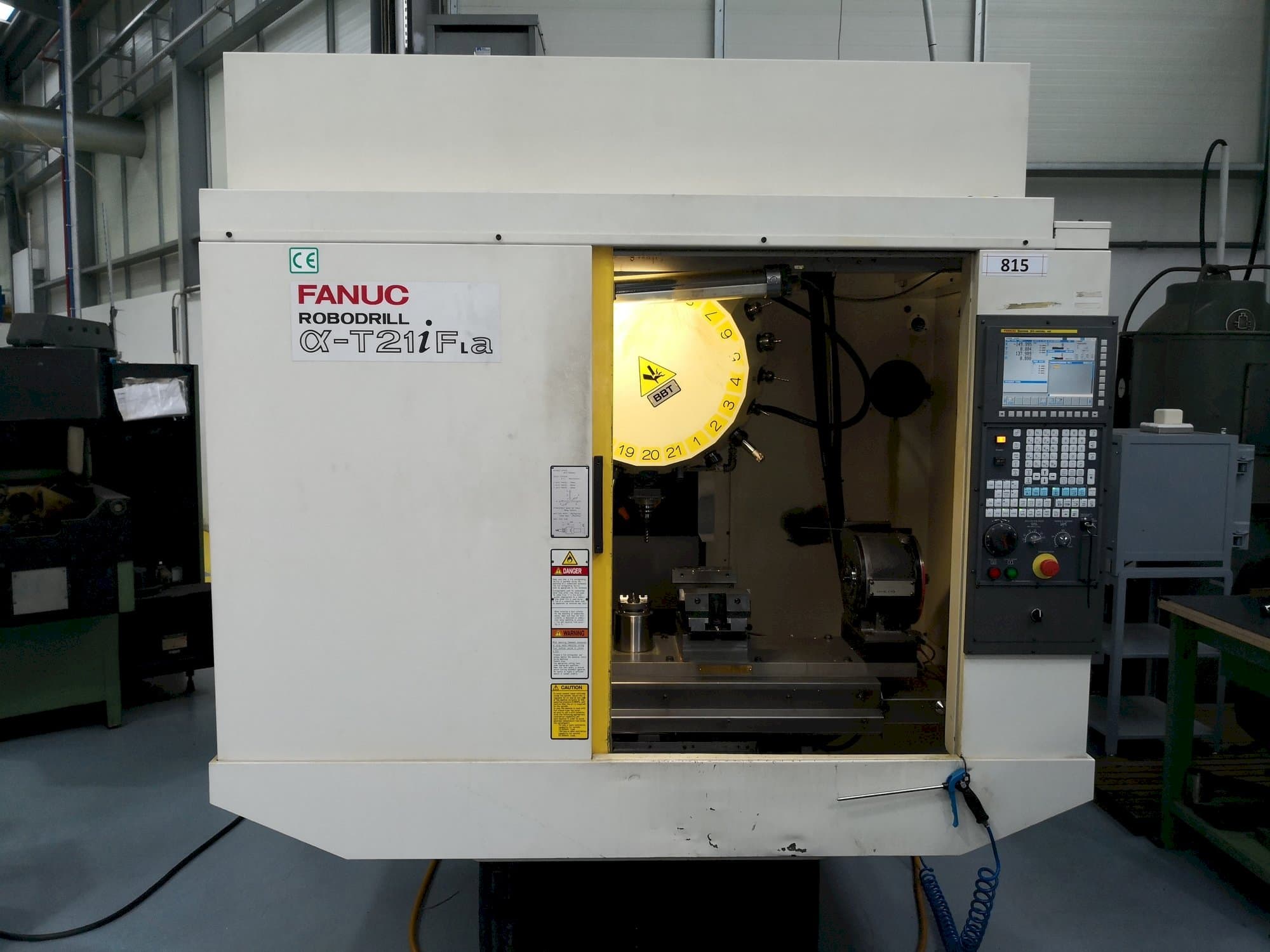 Frontansicht der FANUC Robodrill T21iFa  Maschine