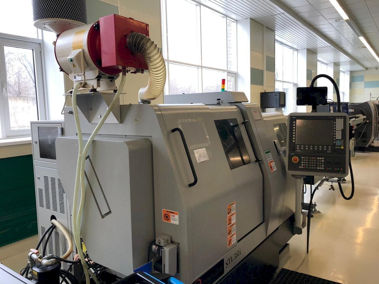 Frontansicht der Hanwha STL 38H  Maschine