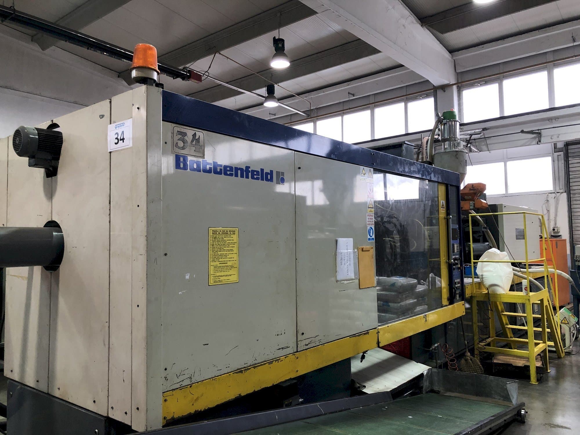 Linke Seitenansicht der Battenfeld BK-T 5000-4000  Maschine