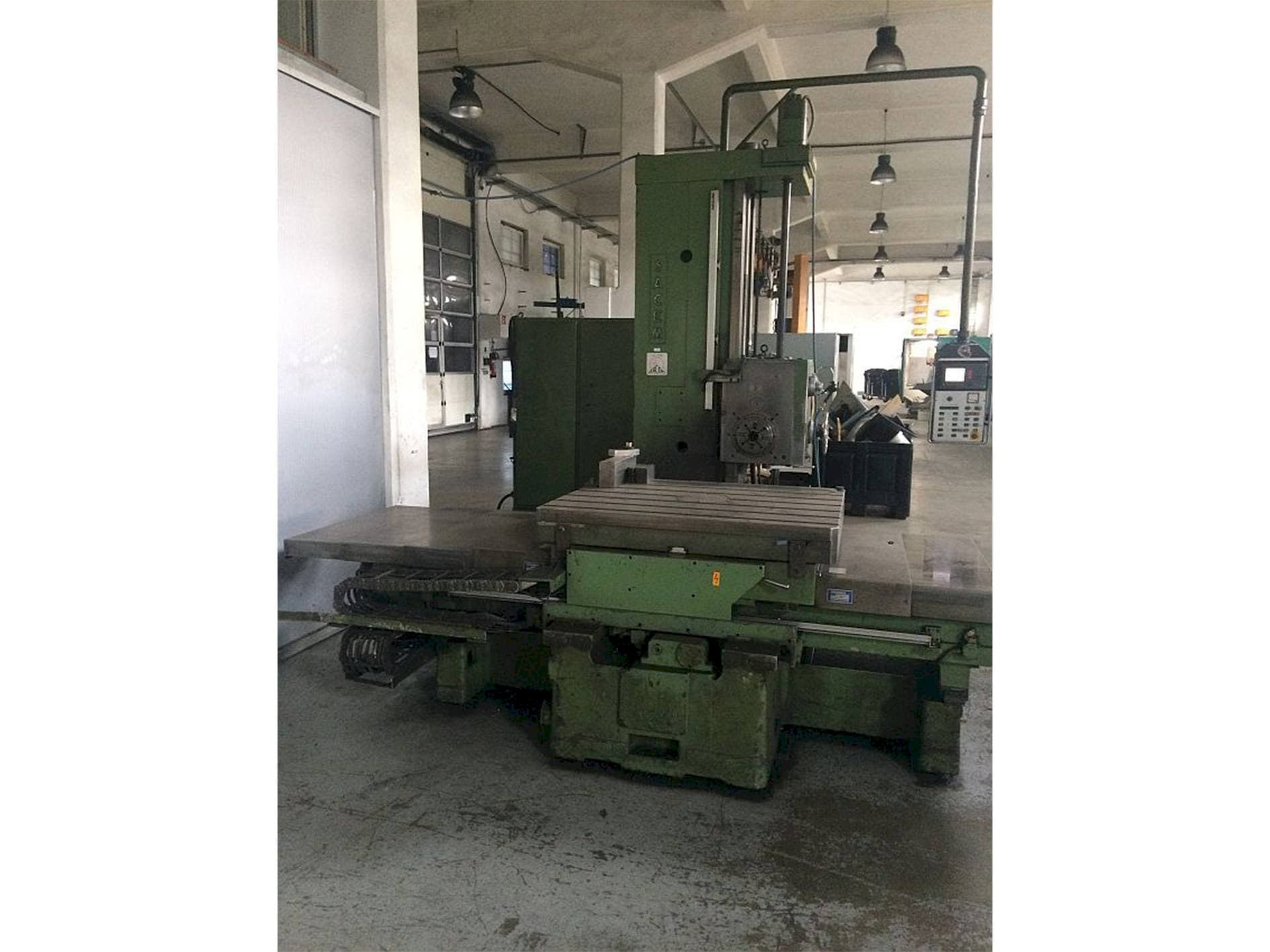 Frontansicht der Sacem									 MST-XC/110 A/C  Maschine