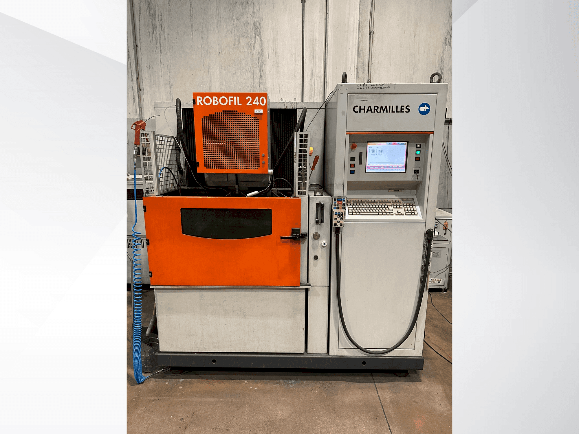 Frontansicht der CHARMILLES Robofil 240  Maschine