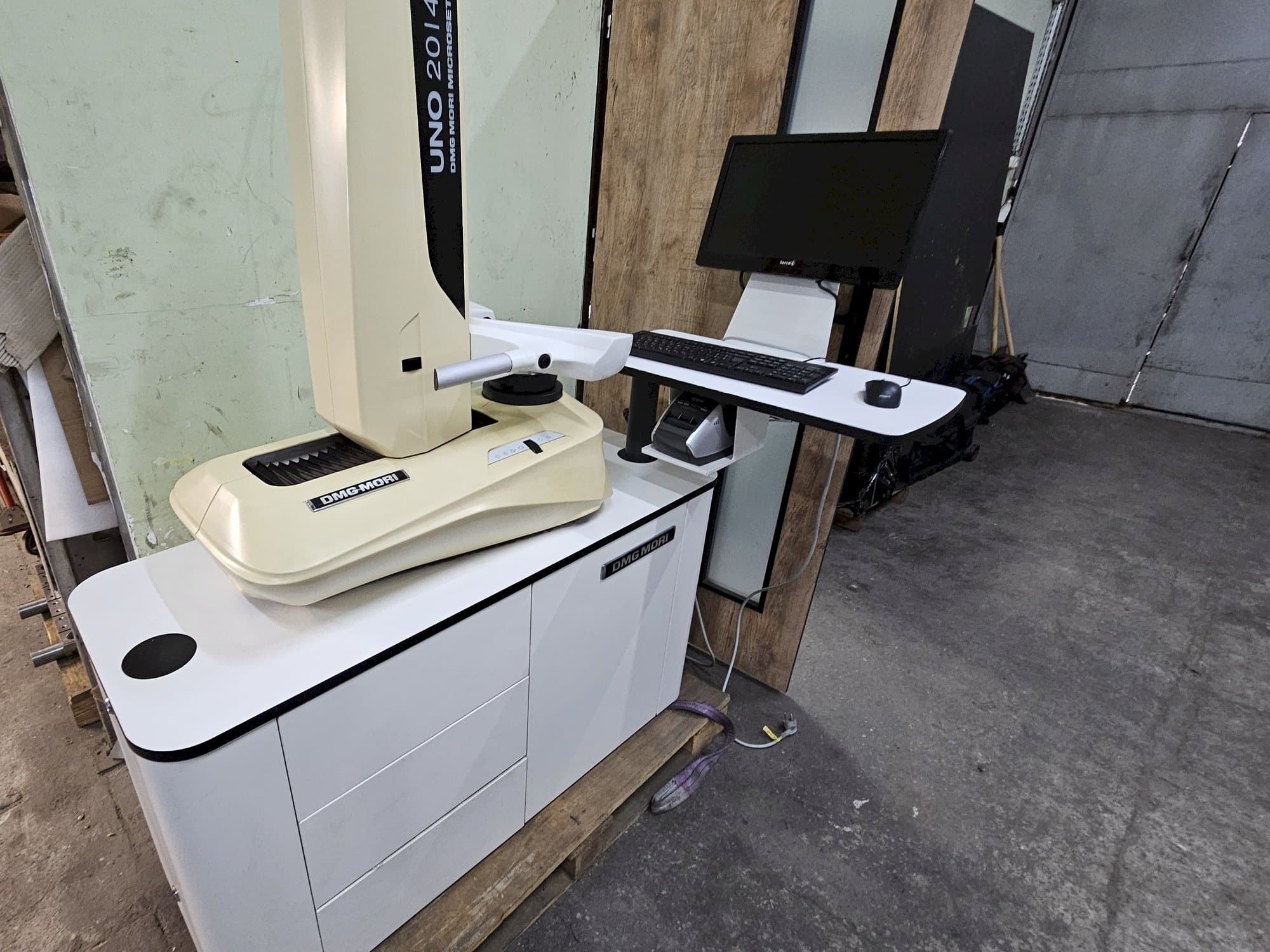 Frontansicht der DMG MORI UNO 20/40  Maschine