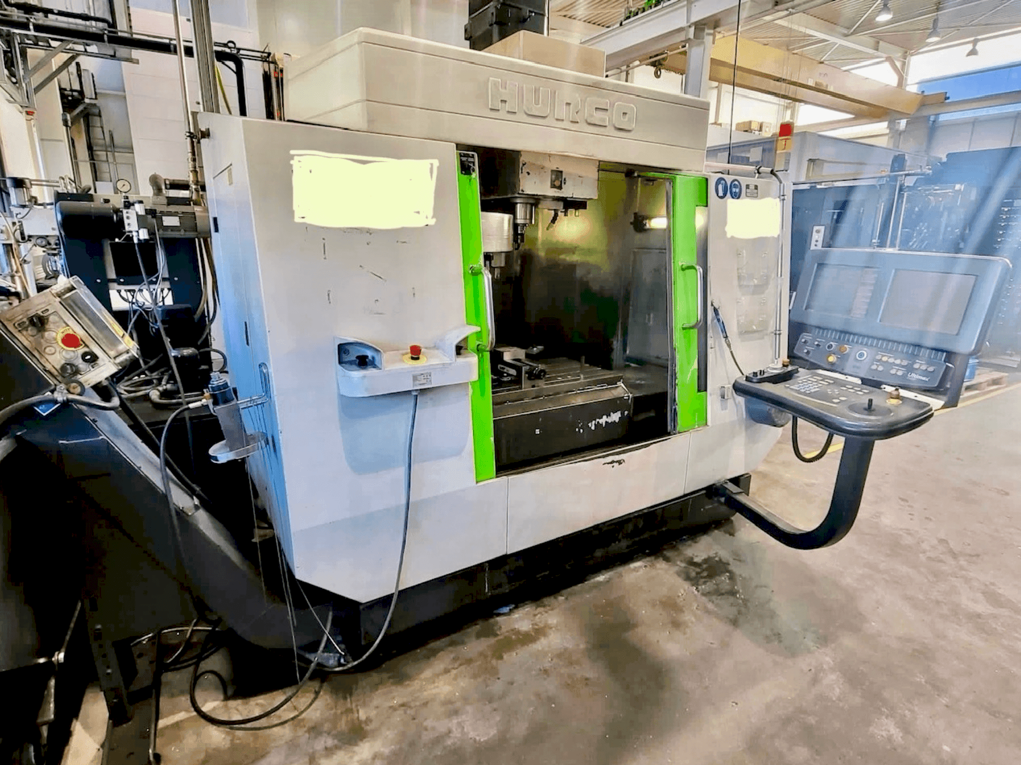 Frontansicht der Hurco BCM4020  Maschine