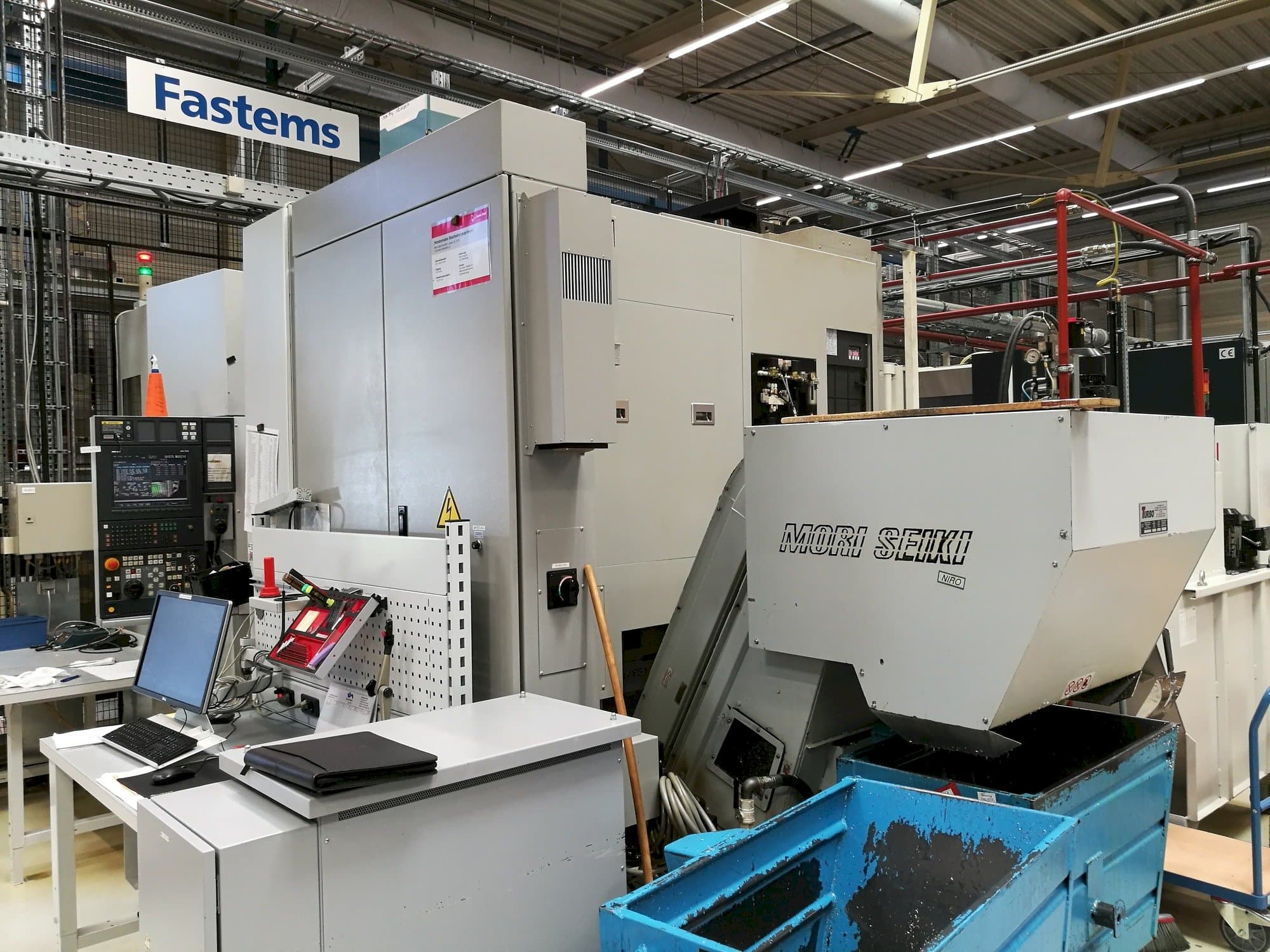 Frontansicht der MORI SEIKI NH 5000  Maschine
