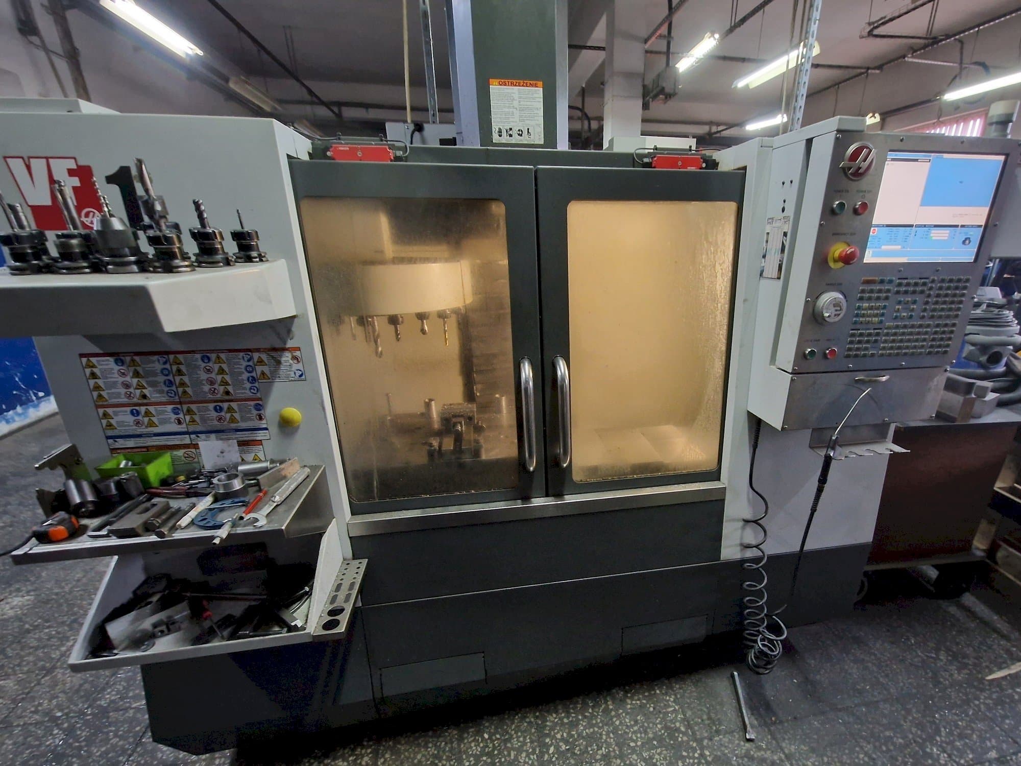 Frontansicht der HAAS VF-1  Maschine