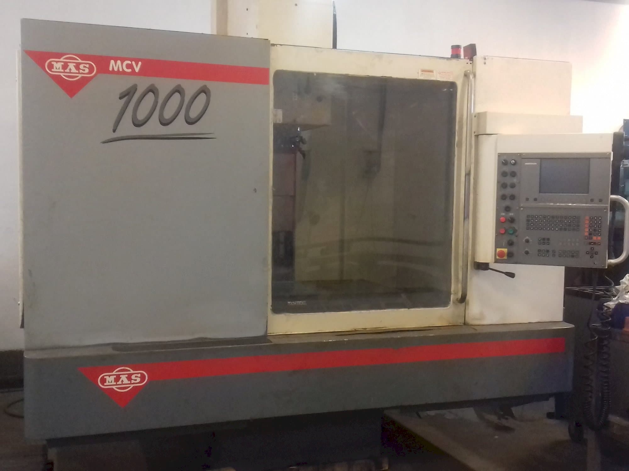 Frontansicht der KOVOSVIT MAS MCV 1000 CNC  Maschine