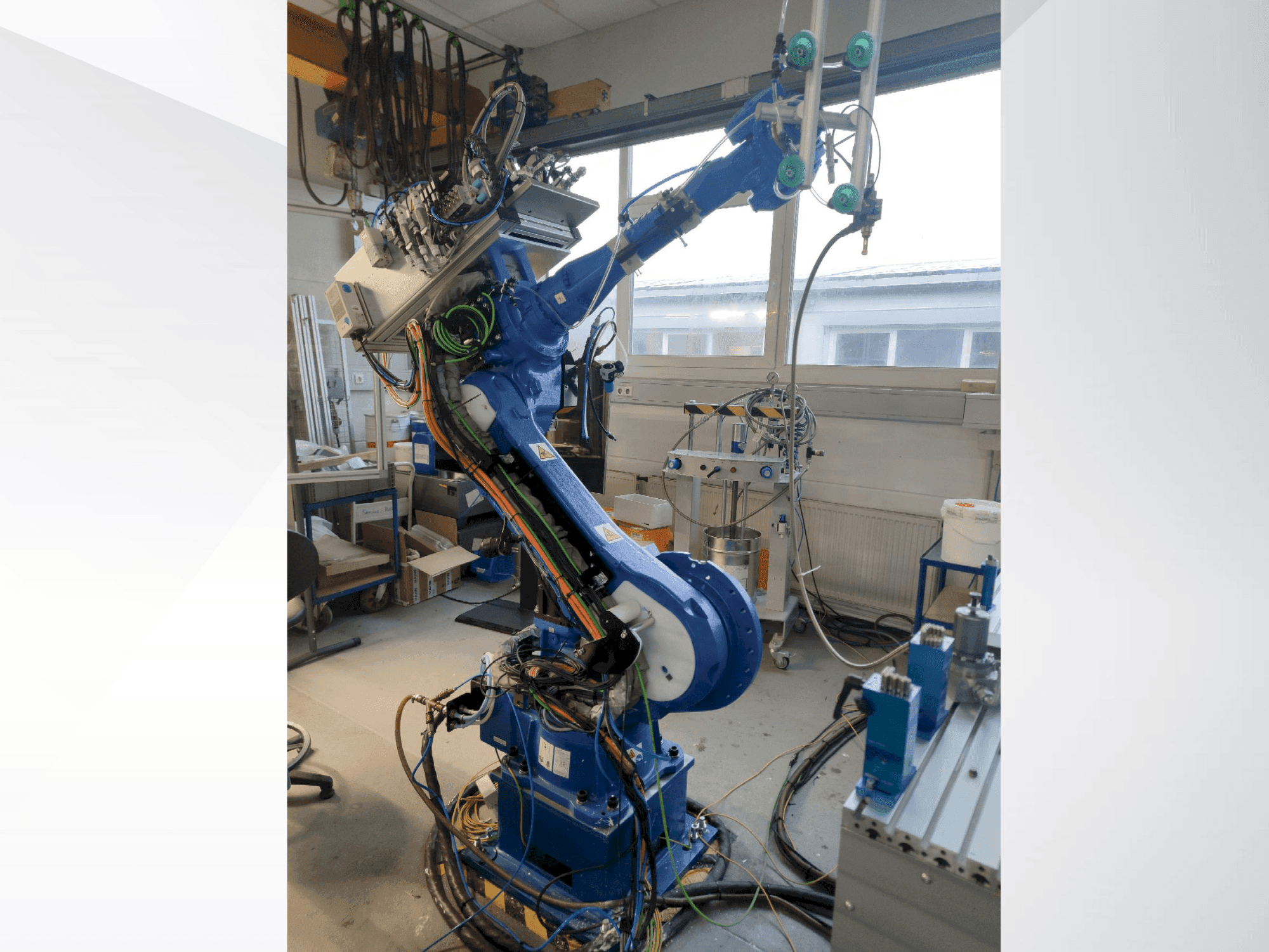 Frontansicht der Yaskawa 6VX88  Maschine