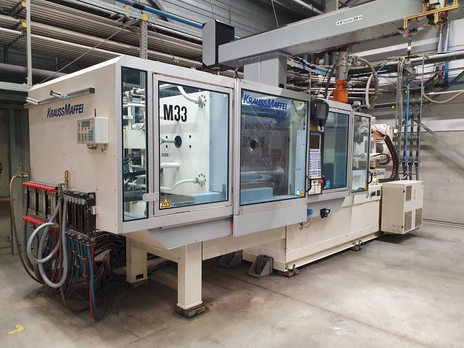 Frontansicht der Krauss Maffei 280-1900 C3  Maschine