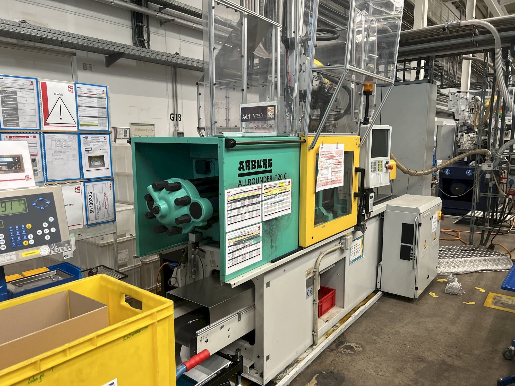 Linke Seitenansicht der Arburg Allrounder 320C 500 - 170  Maschine