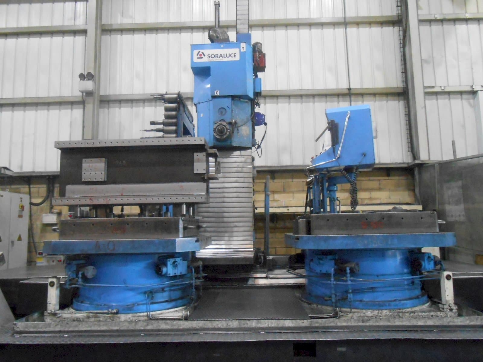 Frontansicht der Soraluce CMH-100  Maschine