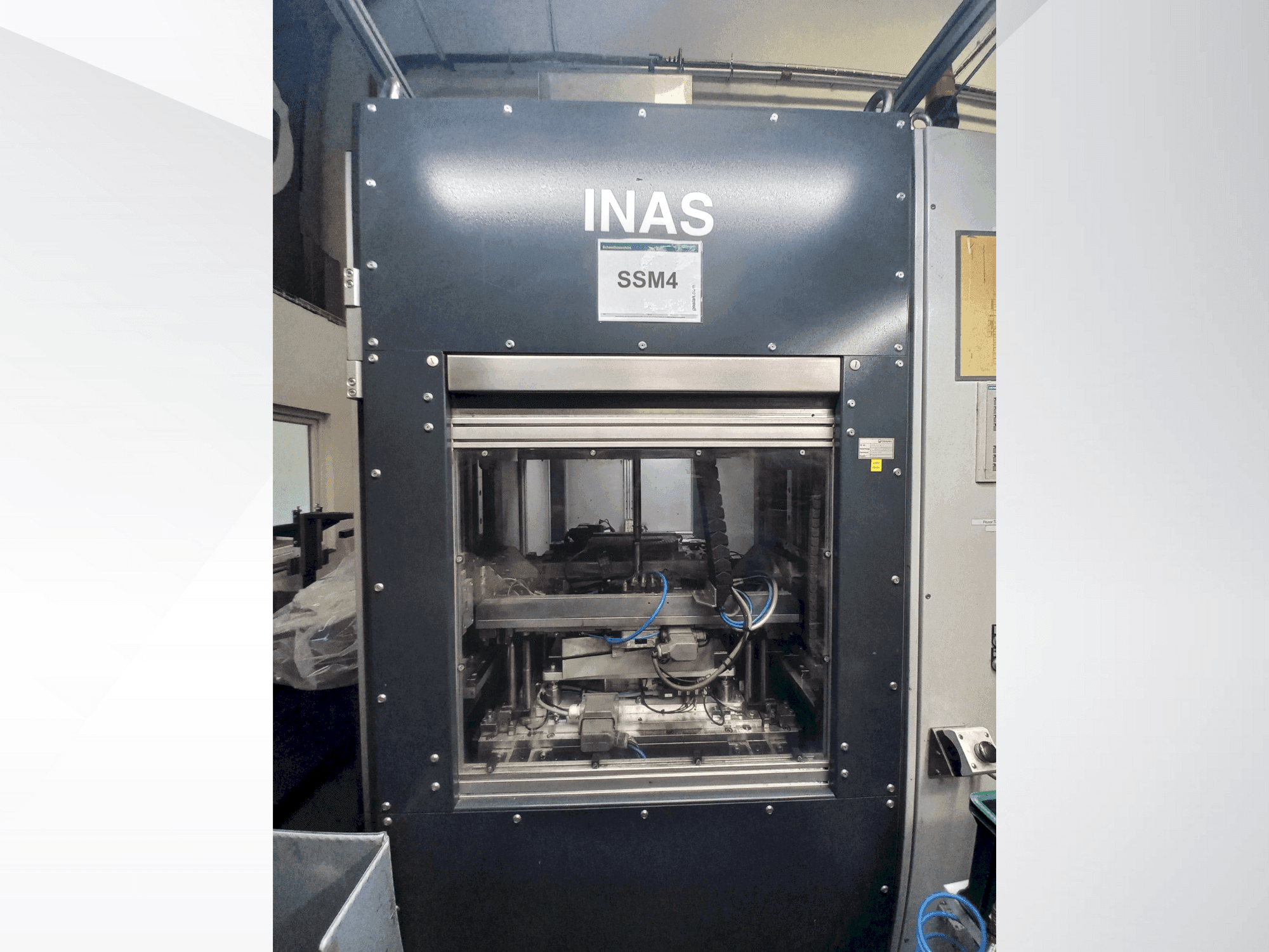 Frontansicht der INAS VSM 210  Maschine