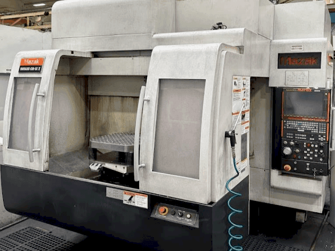 Frontansicht der Mazak Variaxis 630-5X II  Maschine