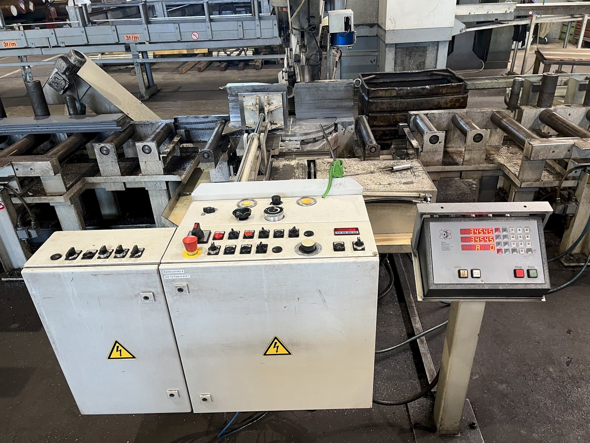 Frontansicht der KASTO cut DU 4  Maschine