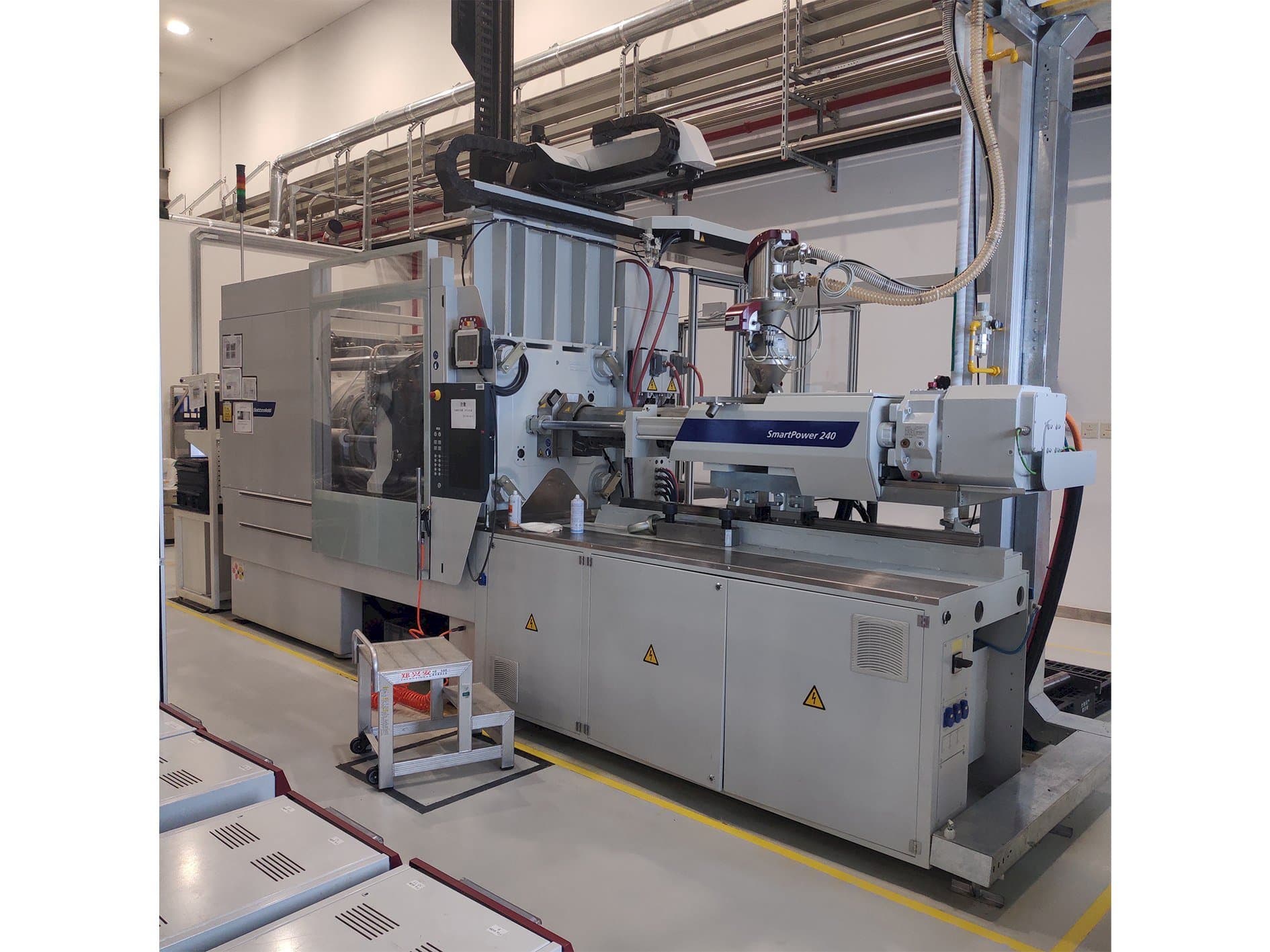 Frontansicht der Battenfeld SmartPower 240-1000  Maschine