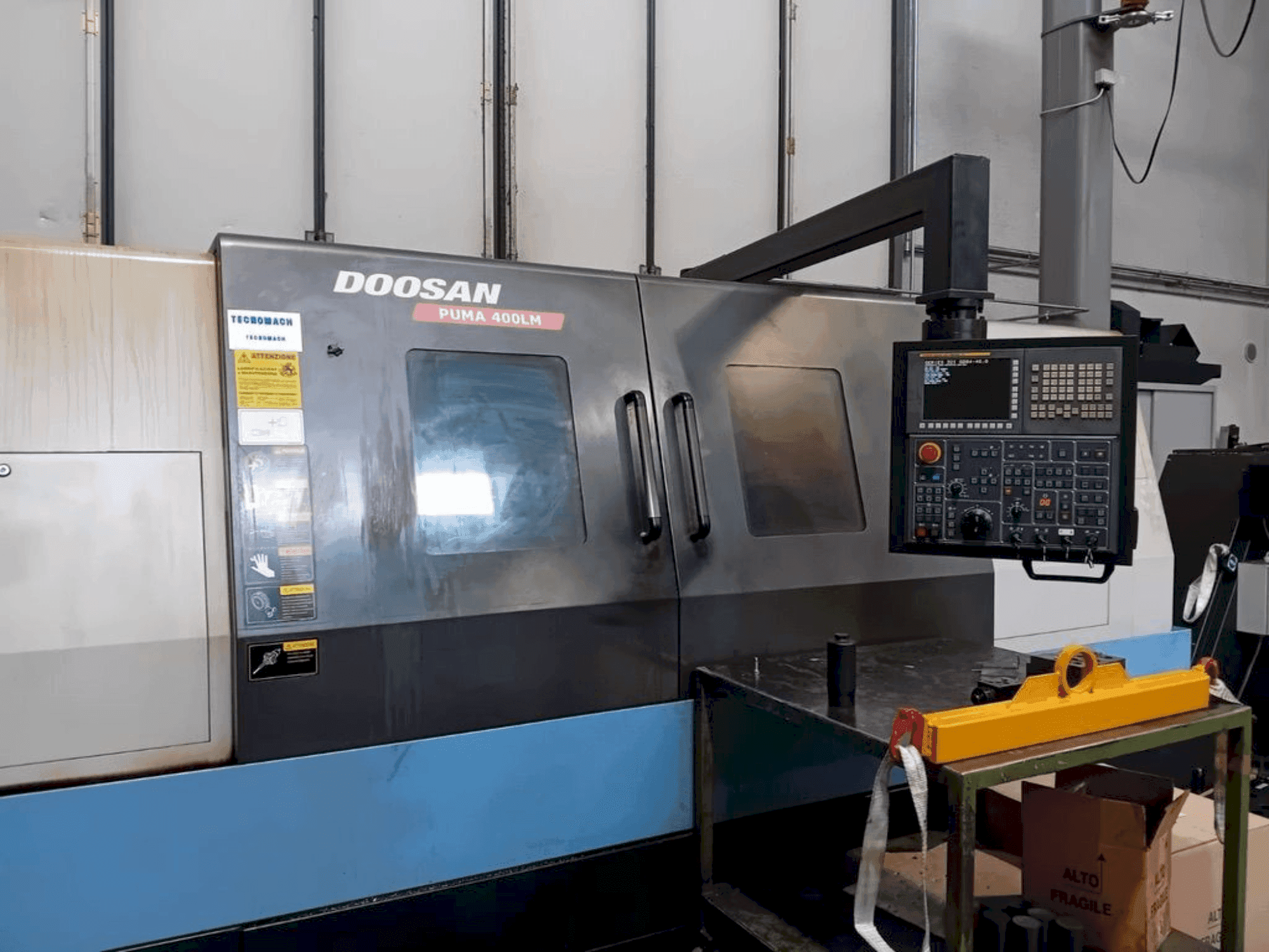 Frontansicht der DOOSAN PUMA 400LM  Maschine