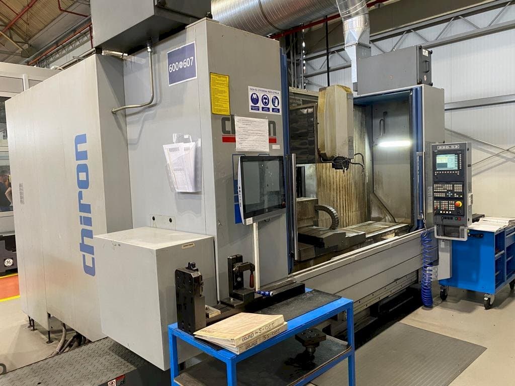 Frontansicht der CHIRON MILL 2000  Maschine