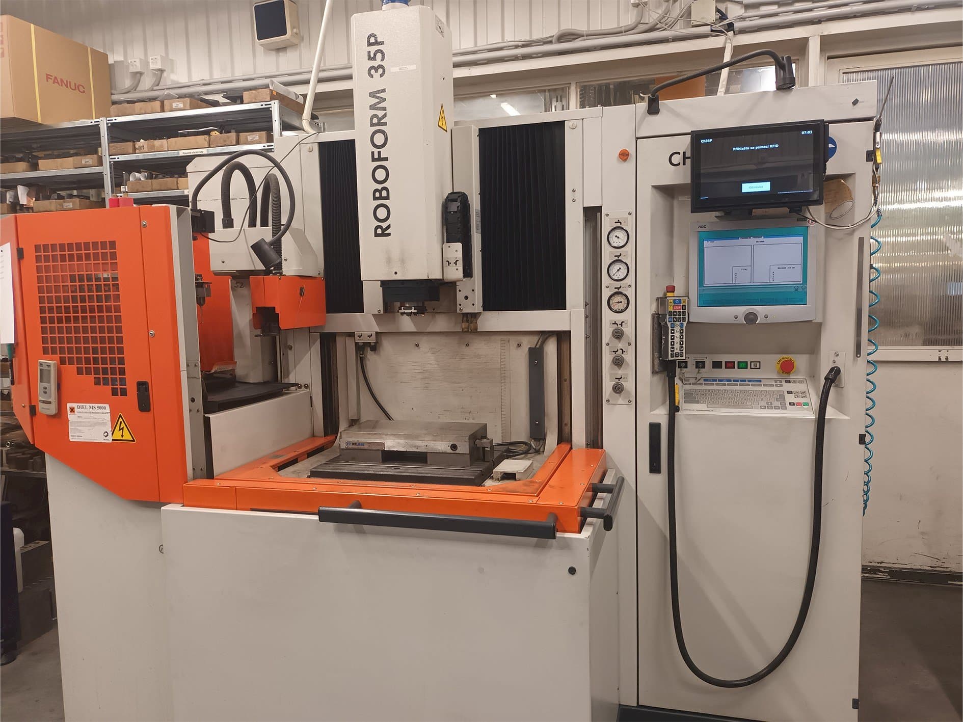 Frontansicht der CHARMILLES ROBOFORM 35P  Maschine