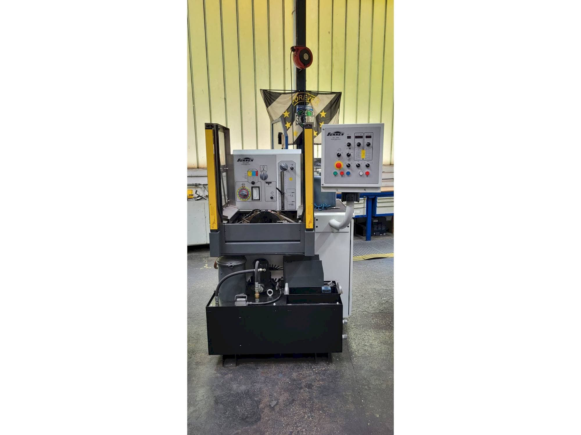 Frontansicht der Sunnen ML-2000  Maschine