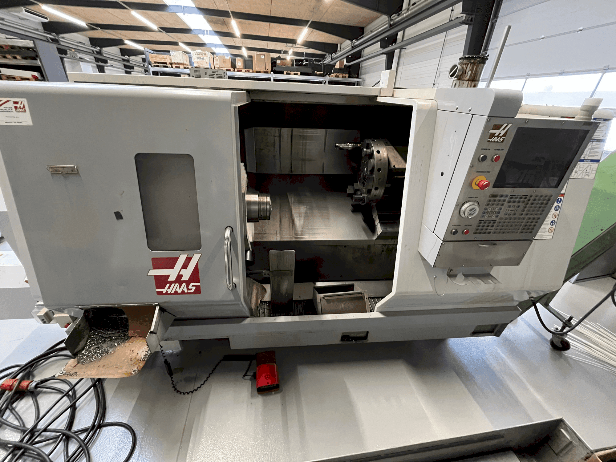 Frontansicht der HAAS SL-30  Maschine