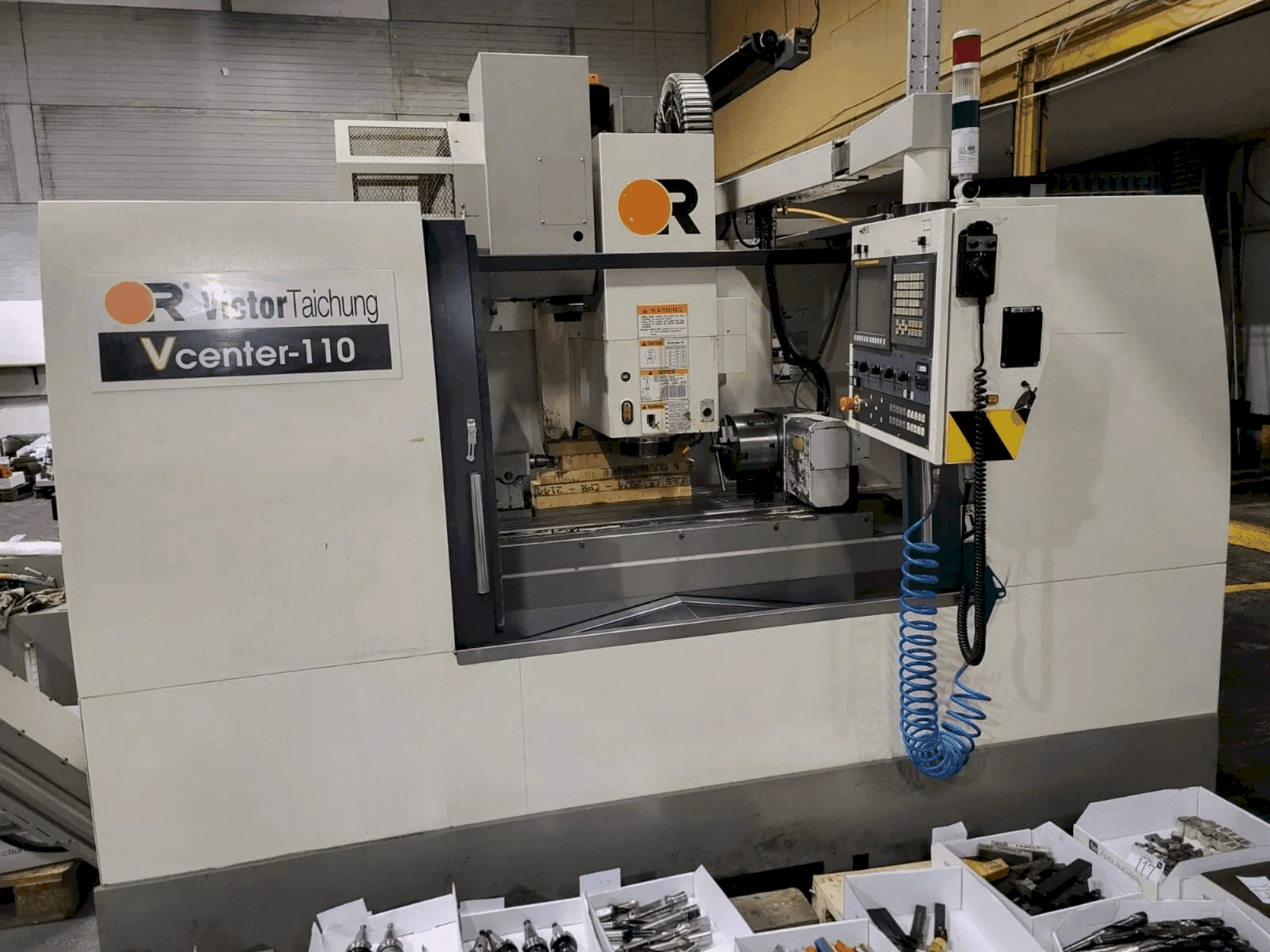 Frontansicht der Victor V center - 110  Maschine