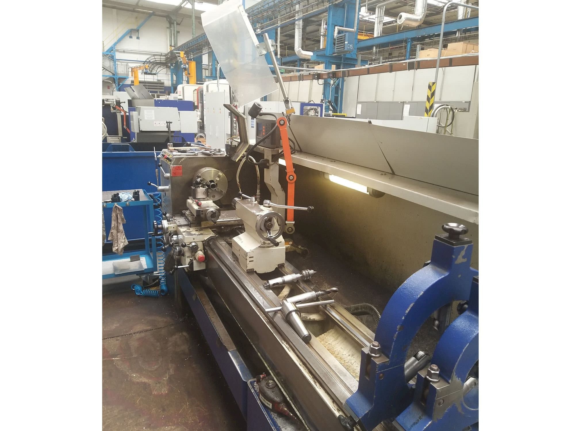 Rechte Seitenansicht der Weiler DA 260 AC  Maschine