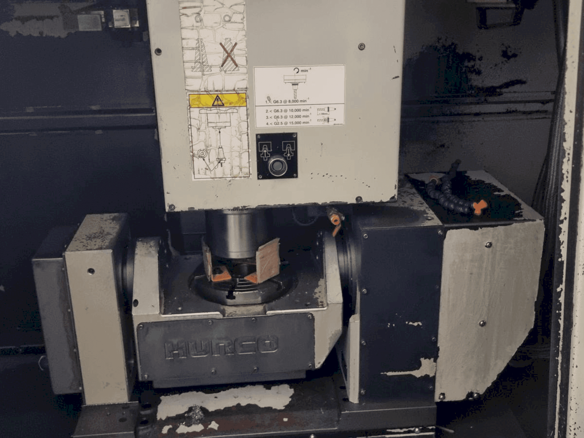 Frontansicht der Hurco VMX 50T  Maschine