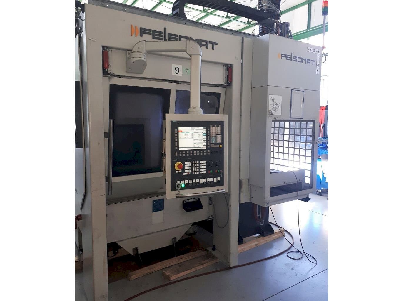 Frontansicht der Felsomat FTC 160  Maschine