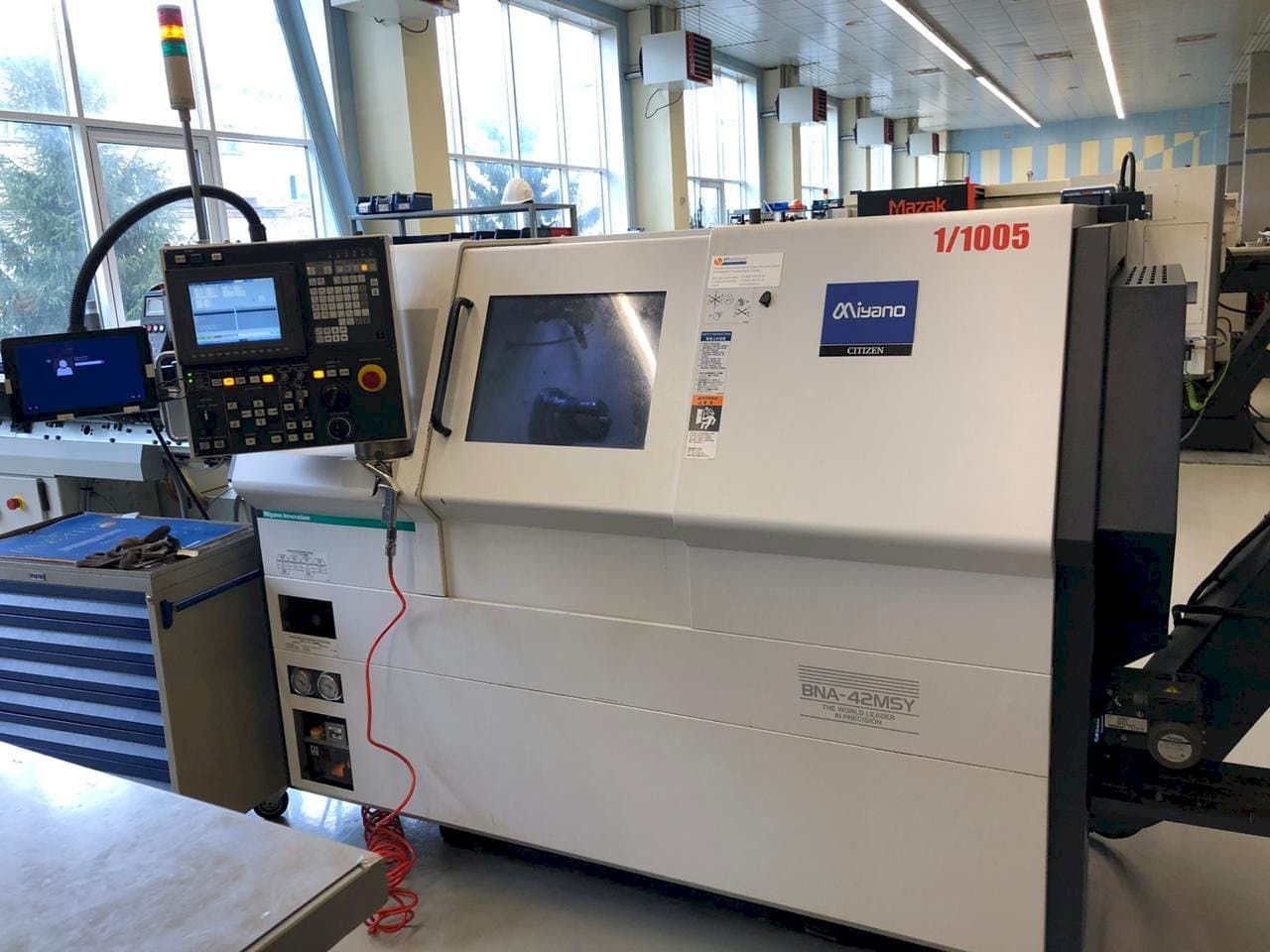 Frontansicht der Miyano BNA-42MSY  Maschine