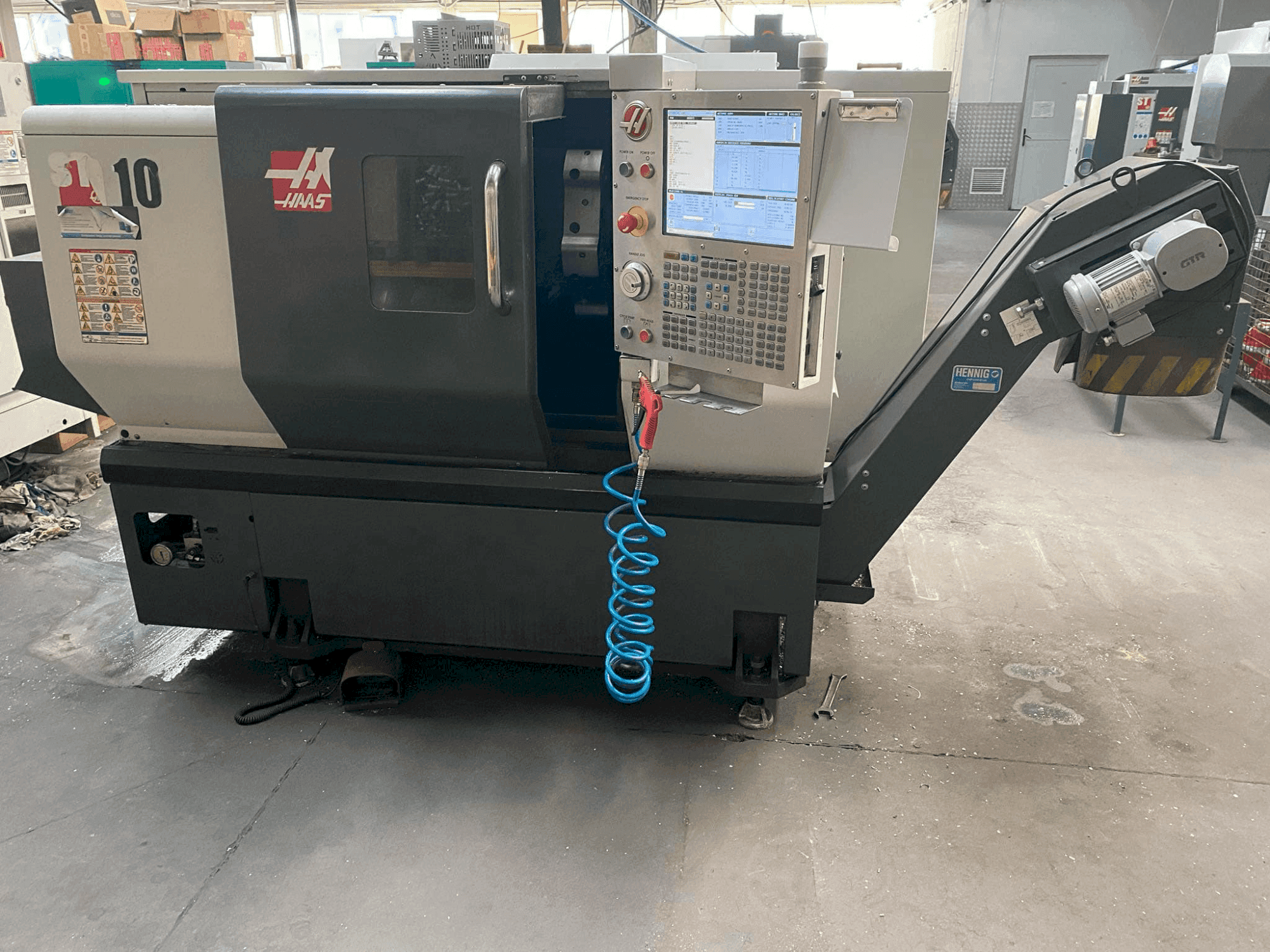 Frontansicht der HAAS ST-10  Maschine